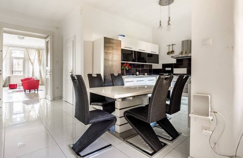 Orczy negyed Apartment | Luxury Penthouse close metro and tram 2