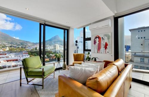 Cape Town City Centre Apartment | Luxury Penthouse Loft with 300 degrees Cityscape Views