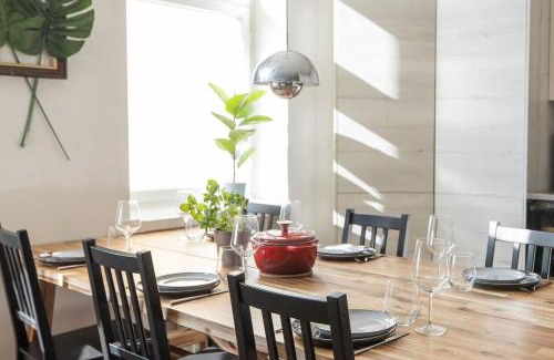 Punavuori Apartment | Luxury Penthouse, Sauna, Balcony, AirCon