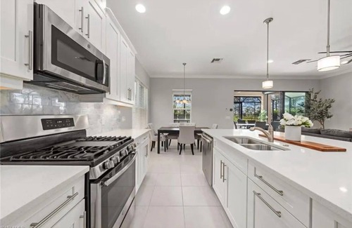 Estero House | Luxury Pool & Hot Tub House in S Ft Myers near RSW, attractions, shops, beaches.