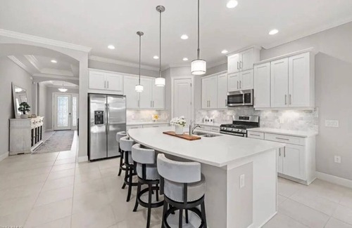 Estero House | Luxury Pool & Hot Tub House in S Ft Myers near RSW, attractions, shops, beaches.