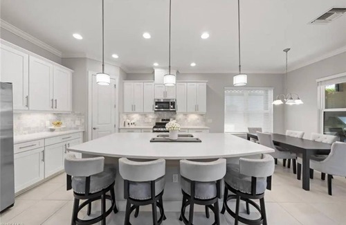 Estero House | Luxury Pool & Hot Tub House in S Ft Myers near RSW, attractions, shops, beaches.