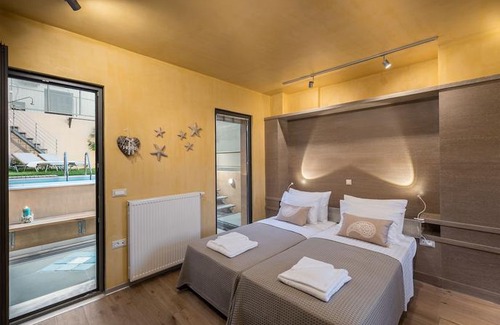 Halepa Villa | Luxury Pool House in Chania