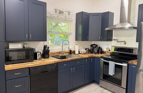 Fayetteville House | Luxury Pool/Stylish 3BDR, 10 min to FT Bragg!