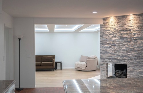 Overland Park House | Luxury Premium Beds Near Johnson County Community College, Overland Park