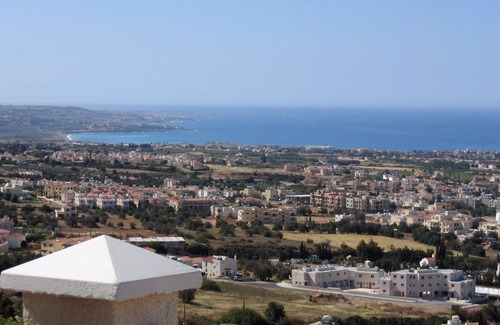 Peyia Town Villa | Luxury Private 3 bedroom (sleeps 6)Villa, Breathtaking Views & 200mbps Wi-Fi