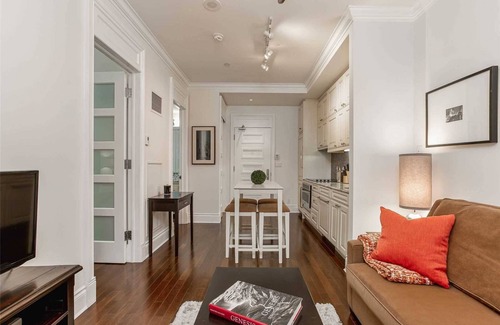 St. Lawrence Apartment | Luxury Private Residence in Historic Toronto Building. Full Service Available