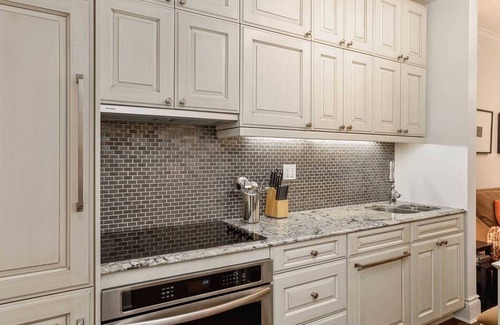 St. Lawrence Apartment | Luxury Private Residence in Historic Toronto Building. Full Service Available