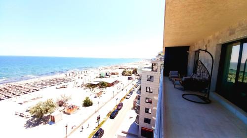 Mamaia-Sat Apartment | Luxury Promenada Apartment - Frontal Beachfront Mamaia Nord