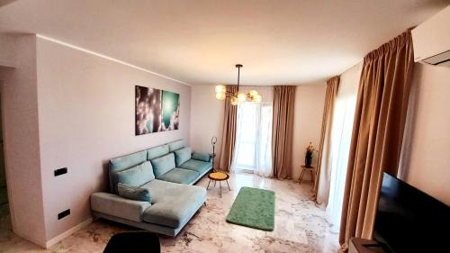 Mamaia-Sat Apartment | Luxury Promenada Apartment - Frontal Beachfront Mamaia Nord