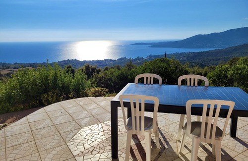 Coggia Apartment | Luxury rental in a quiet location close to the beach