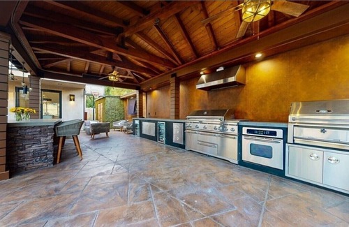 Eagle Rock House | Luxury resort-like house in the heart of Los Angeles.