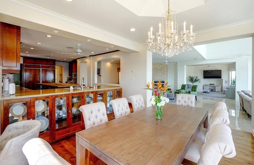 Discovery Bay House | Luxury Retreat with Waterfront View Delta Access