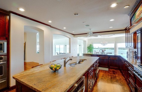 Discovery Bay House | Luxury Retreat with Waterfront View Delta Access