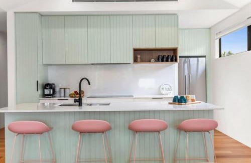 Ocean Grove House | Luxury Riverside Escape with Fire Pit Pizza Oven River Views