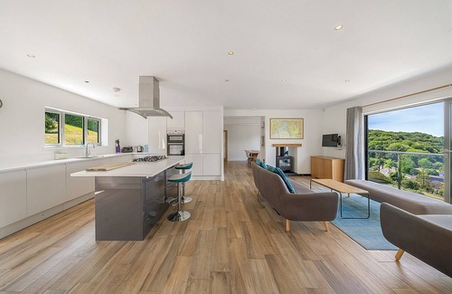 Noss Mayo House | Luxury Riverside getaway in Noss Mayo with stunning views over the River Yealm