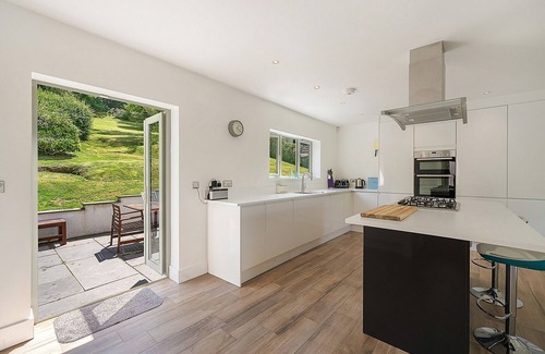 Noss Mayo House | Luxury Riverside getaway in Noss Mayo with stunning views over the River Yealm