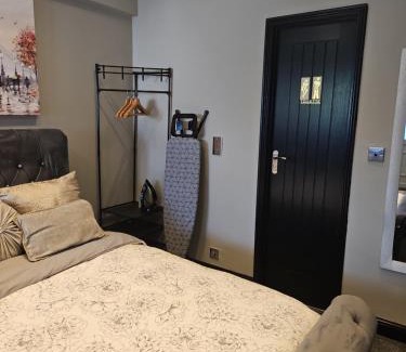 Dudley House | Luxury Room In Dudley