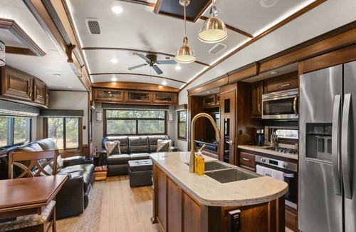 Boerne House | Luxury RV Glamping: Cozy Up in Hill Country