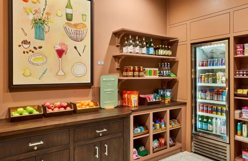 Yamacraw Village Apartment | Luxury Savannah Loft + Pool, Bikes & Dining