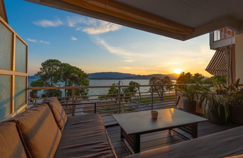 Volos City Centre Apartment | Luxury Sea View 2BR Apt - Balcony & Free Parking