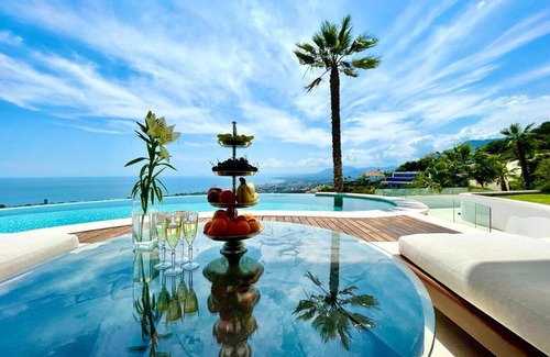 Marbella Villa | Luxury Sea View Villa in Marbella