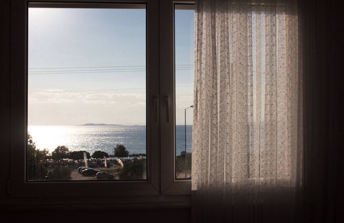 Saronida Apartment | Luxury seaview apartment by the beach