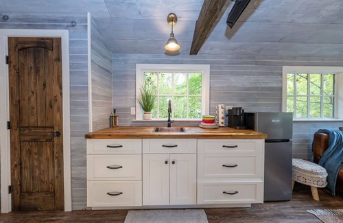 Palmyra Cabin | Luxury, Secluded Treehouse on the Rivanna River