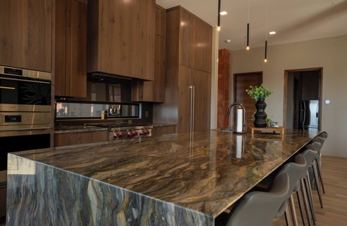 Ivins House | Luxury Service 2 Bedrooms - Sleeps 4 – Private Pool - Daily HSK