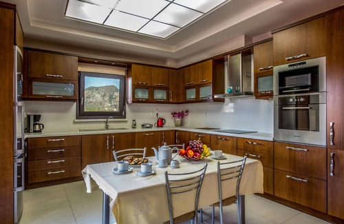 Sissi Villa | Luxury Sissi Residence with Hot Tub