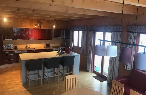 Russbach am Pass Gschuett Ski Chalet | Luxury Ski Chalet 0.5 KM from Ski Lift-With Log Fire And Sauna