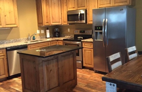 Lake Shore Cottage | Luxury Spacious Cottage on Gull Lake at Lost Lake Lodge Resort!