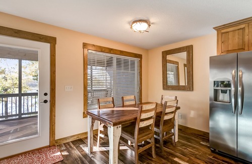 Lake Shore Cottage | Luxury Spacious Cottage on Gull Lake at Lost Lake Lodge Resort!