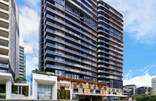 Newstead Apartment | Luxury Stay With City View - Free Parking,Pool,Wifi