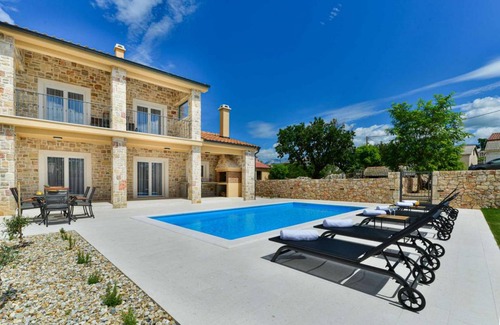 Vinjerac Villa | Luxury Stone Villa BANOVI