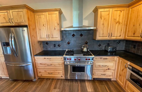 Stratton Mountain House | Luxury Stratton Mtn Home w/Bromley view-Huge Game Rm, VIP Mtn Parking