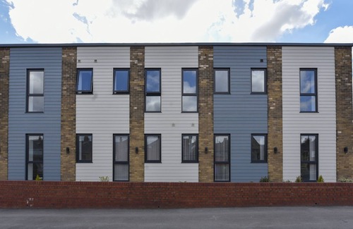 Pontefract Apartment | * Luxury Styled 1 Bedroom Apartment *