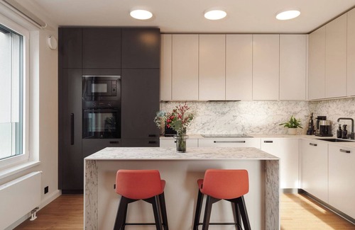 Prague 13 Apartment | Luxury Sunny Home - 2bedrooms, PS5, Garage, Balcony, Super fast Internet