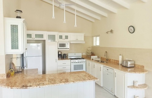 Fitts Village House | Luxury Three Bedroom Two and 1/2 Bathroom Bungalow Close to Beachn