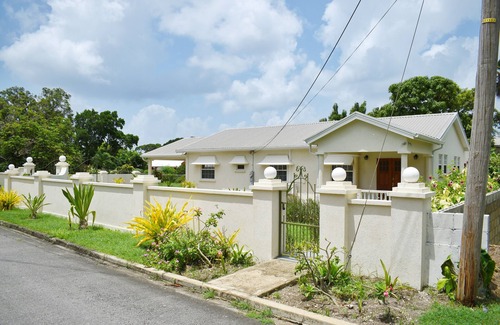Fitts Village House | Luxury Three Bedroom Two and 1/2 Bathroom Bungalow Close to Beachn