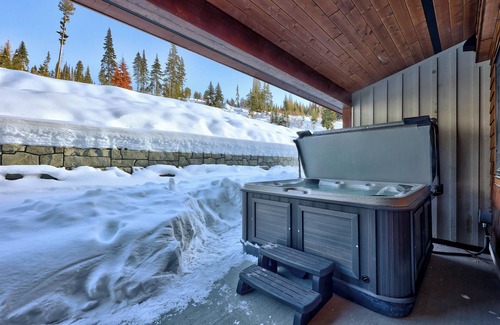Sun Peaks House | Luxury three bedroom townhome #7 at Switchback Creek in Sun Peaks