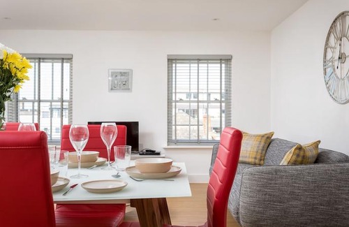 Cheltenham Apartment | Luxury Three Bedroom Town Centre Apartment