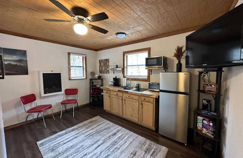 Townsend Cabin | Luxury Tiny Cabin “Sly Fox"