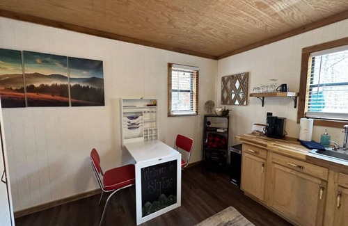 Townsend Cabin | Luxury Tiny Cabin “Sly Fox"