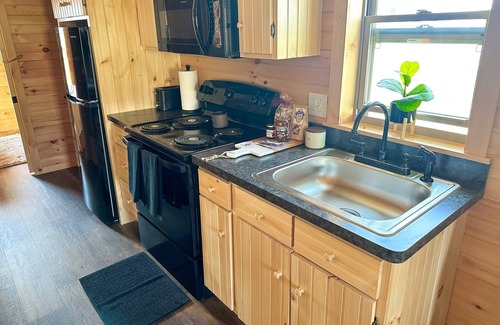 Livingston Cabin | Luxury Tiny Home - Cabin A
