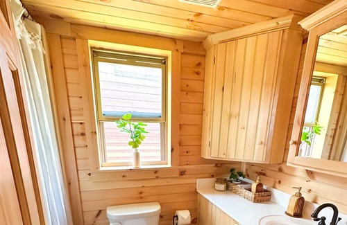 Livingston Cabin | Luxury Tiny Home - Cabin A