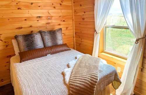 Livingston Cabin | Luxury Tiny Home - Cabin A