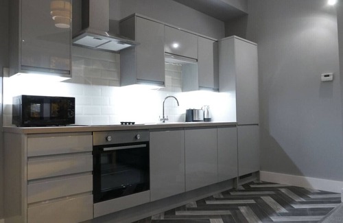 Chapeltown Condo | Luxury Top Floor Apartment near Centre of Leeds