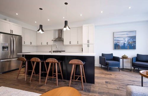 The Blue Mountains House | Luxury Townhome - Private Patio/Shuttle to Blue