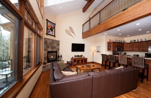 Purgatory House | Luxury Townhome - Great Views/BBQ/Shuffleboard - Heated Pool